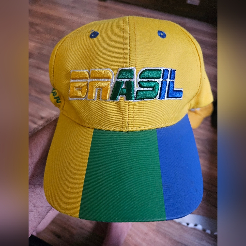 Brasil soccer football nwt cap mint